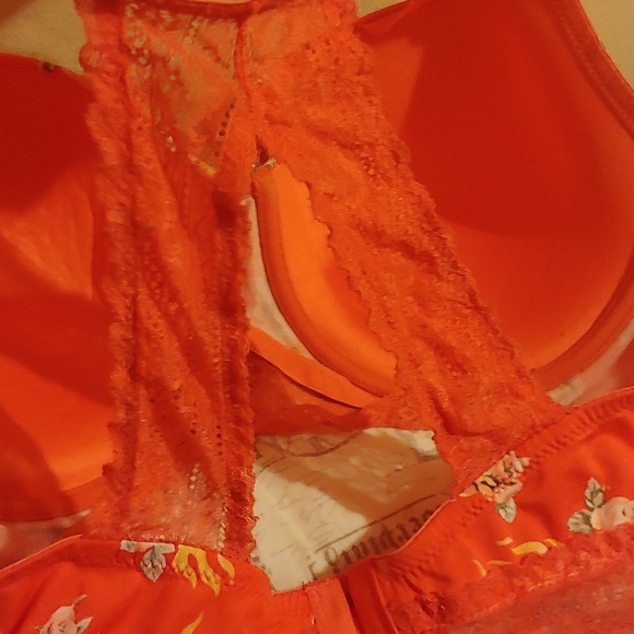 Pink bra - Picture 4 of 5